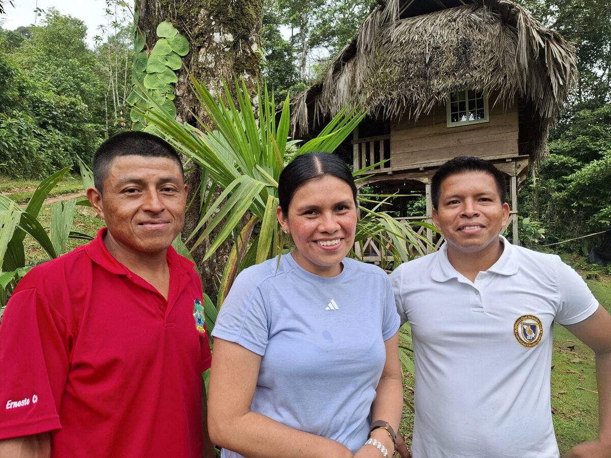 Junta directiva de la Asociación Agro Eco Turística