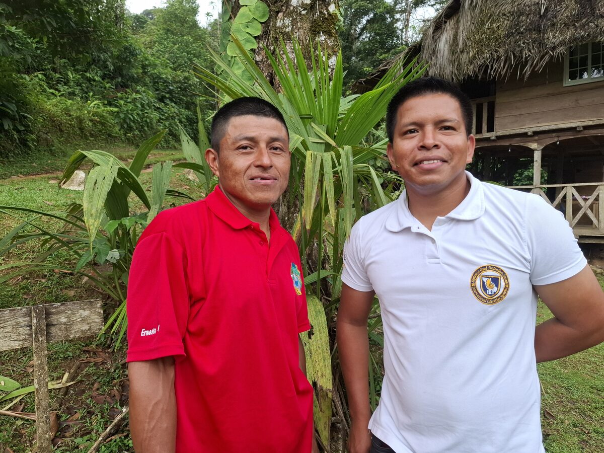 Presidente y tesorero de la Asociación La Arenilla